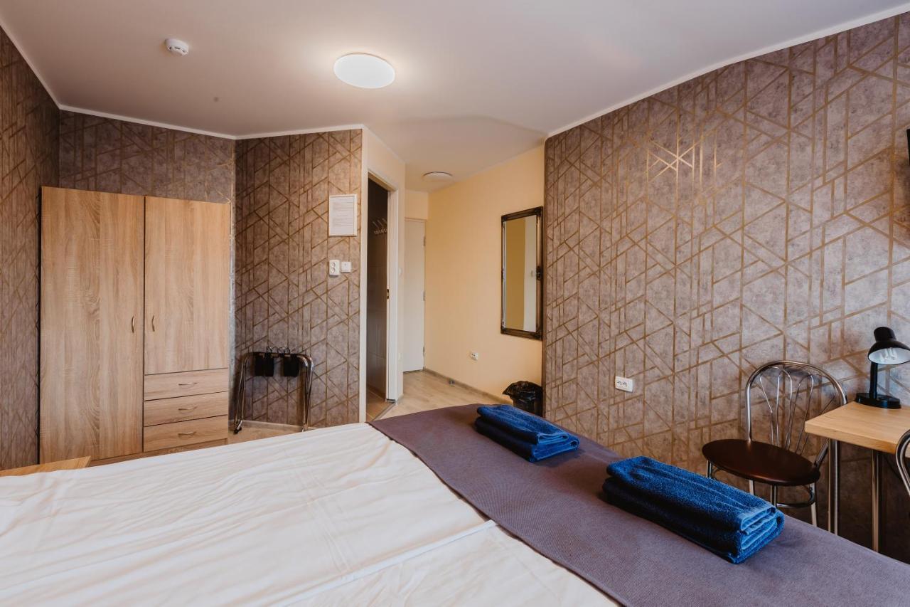Aleksandri Hotel Tartu Exteriör bild